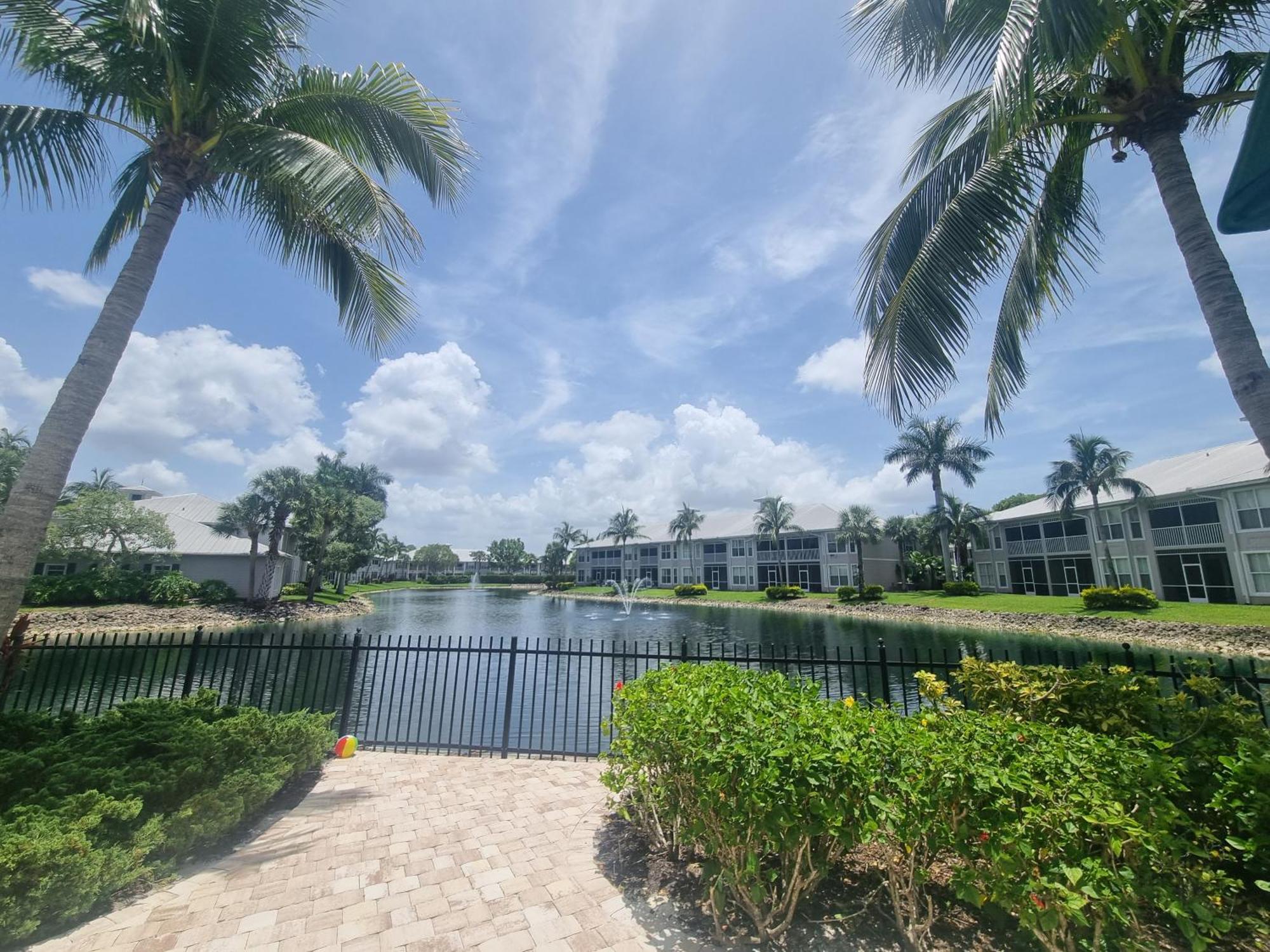 Stunning 2-Bedroom Plus Den Condo In Greenlinks Resort North North Naples Dış mekan fotoğraf