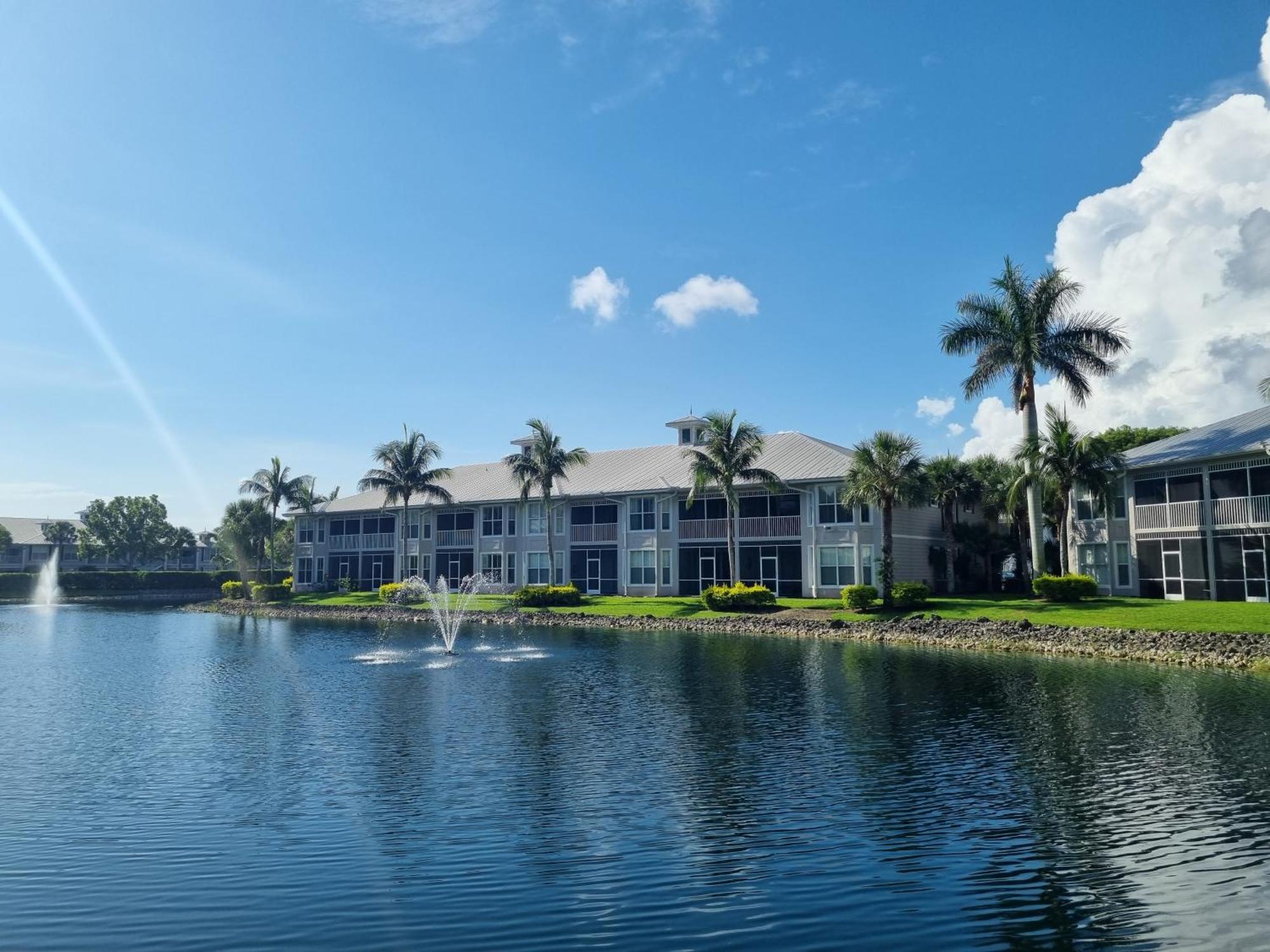 Stunning 2-Bedroom Plus Den Condo In Greenlinks Resort North North Naples Dış mekan fotoğraf