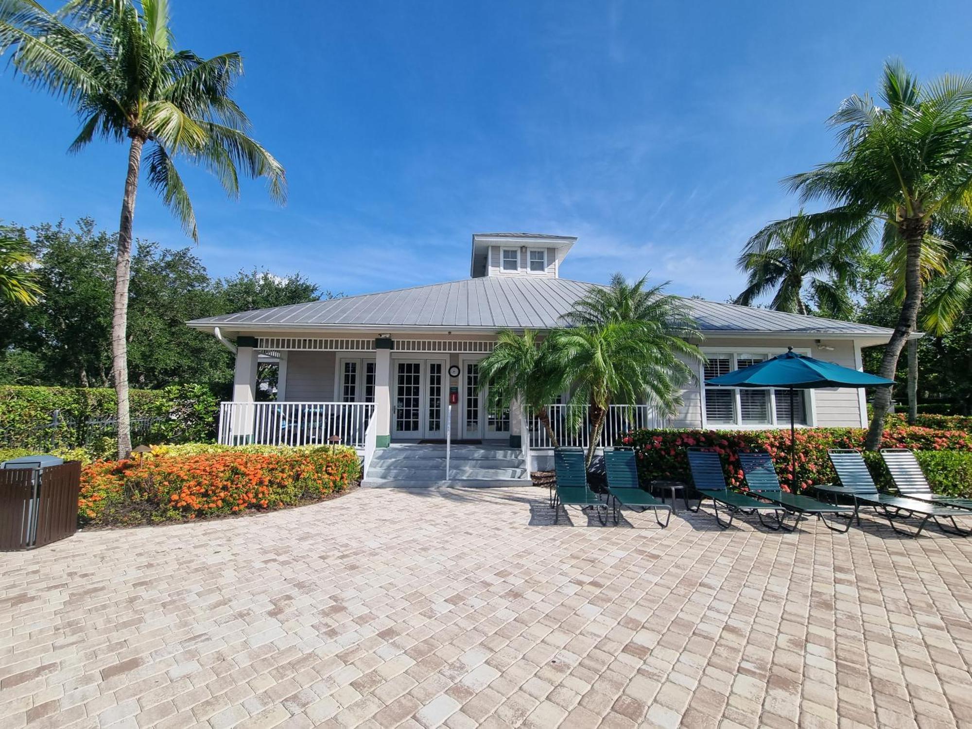 Stunning 2-Bedroom Plus Den Condo In Greenlinks Resort North North Naples Dış mekan fotoğraf