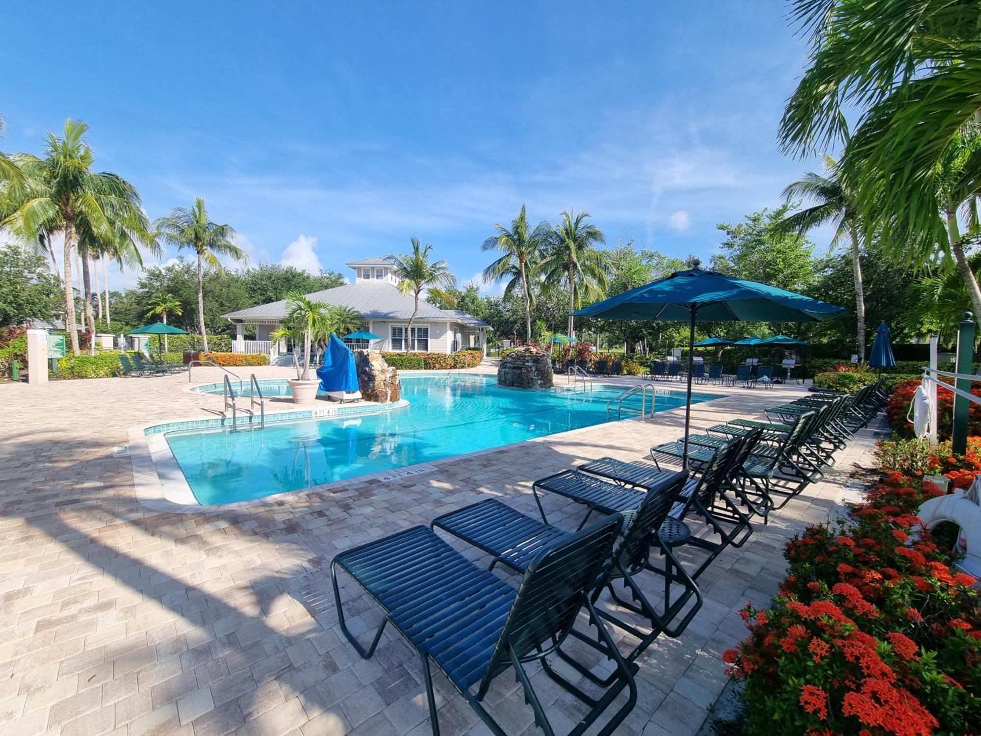 Stunning 2-Bedroom Plus Den Condo In Greenlinks Resort North North Naples Dış mekan fotoğraf