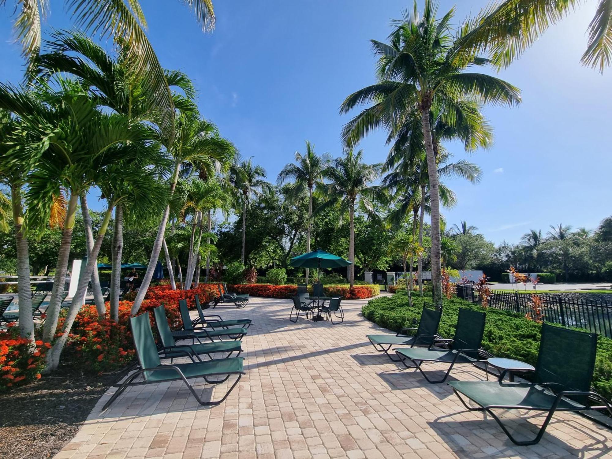 Stunning 2-Bedroom Plus Den Condo In Greenlinks Resort North North Naples Dış mekan fotoğraf