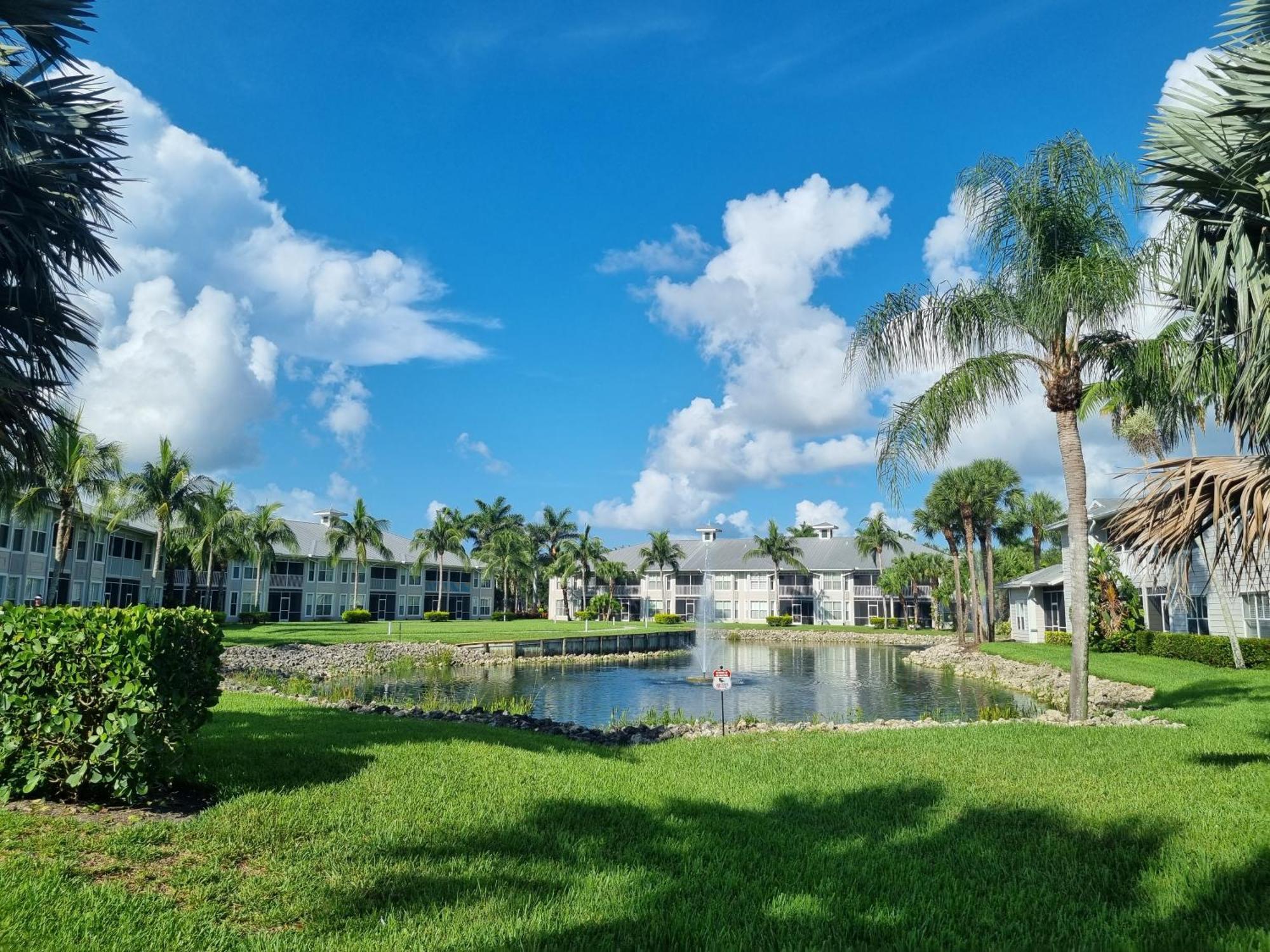 Stunning 2-Bedroom Plus Den Condo In Greenlinks Resort North North Naples Dış mekan fotoğraf